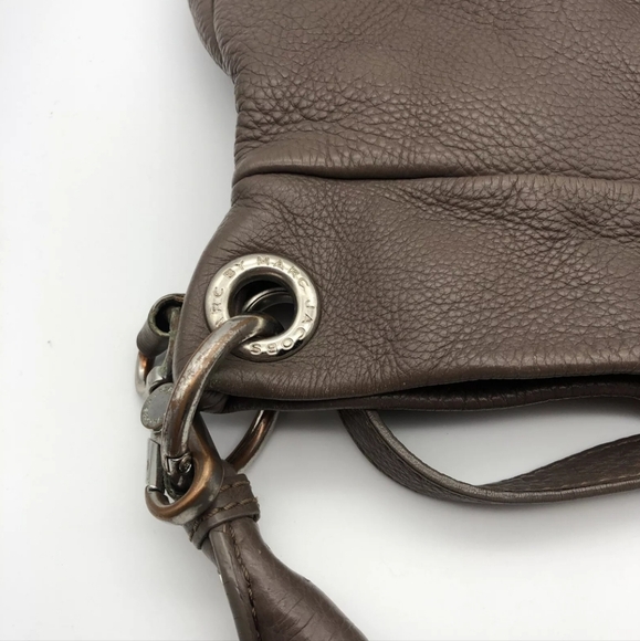 Marc by Marc Jacobs  Classic Q Hillier Gray Tan Leather Hobo Shoulder Bag - Picture 7 of 9